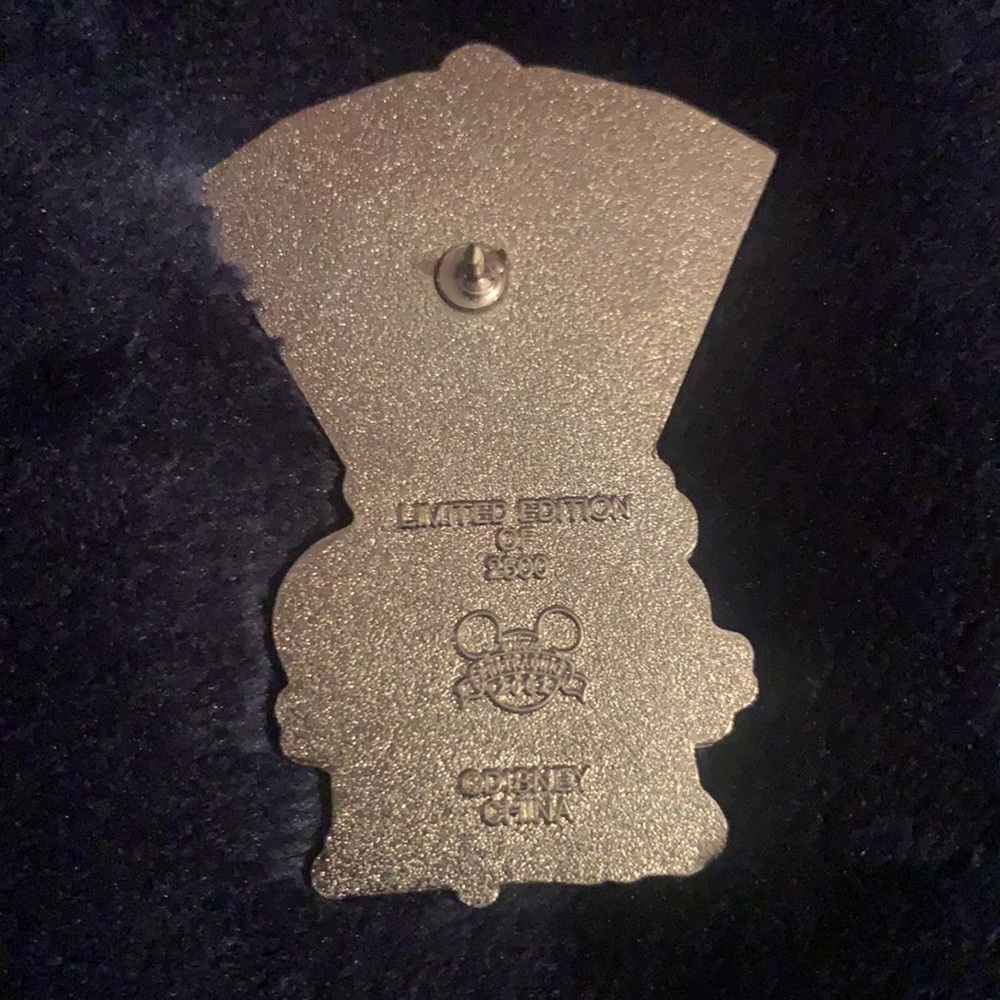 Disney Pin - Picture 2 of 3
